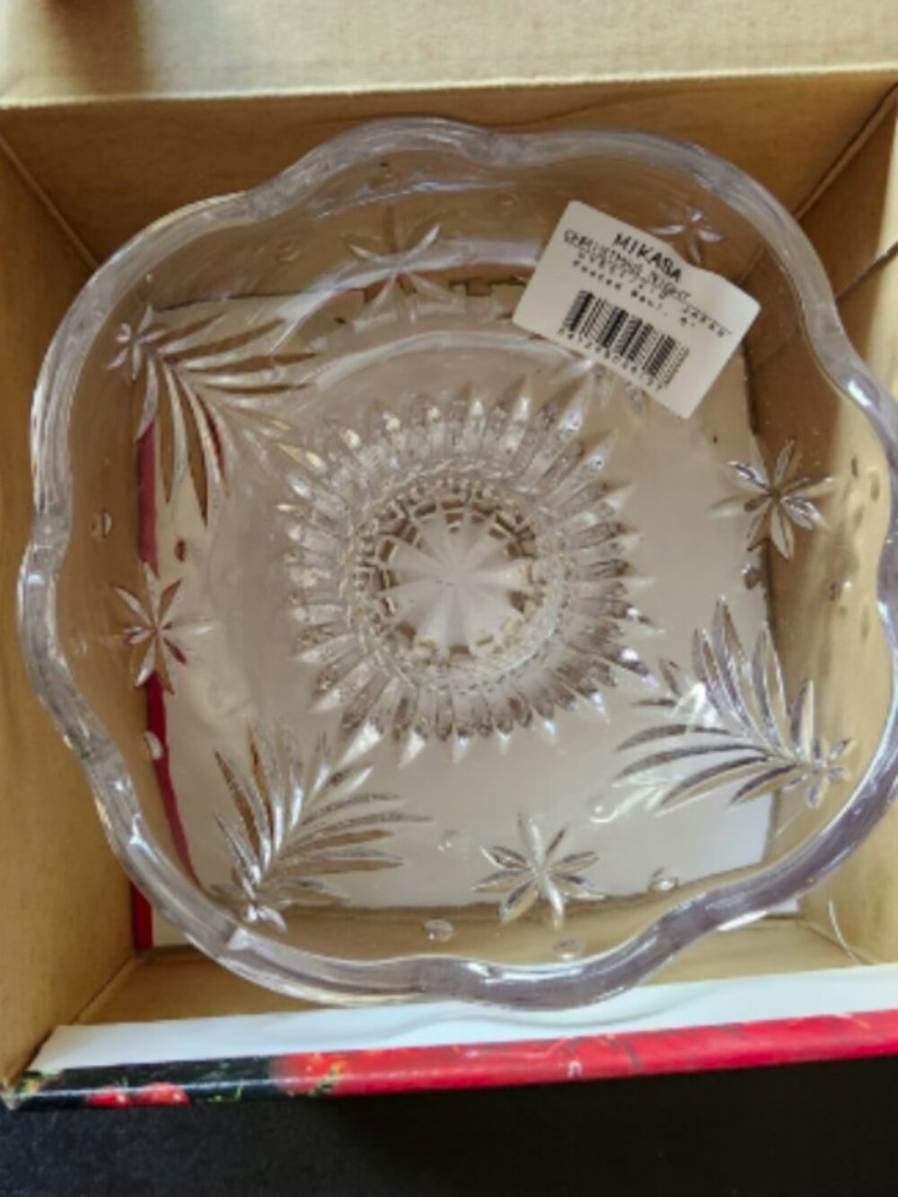 Mikasa 6 Inch Footed Holiday Bowl